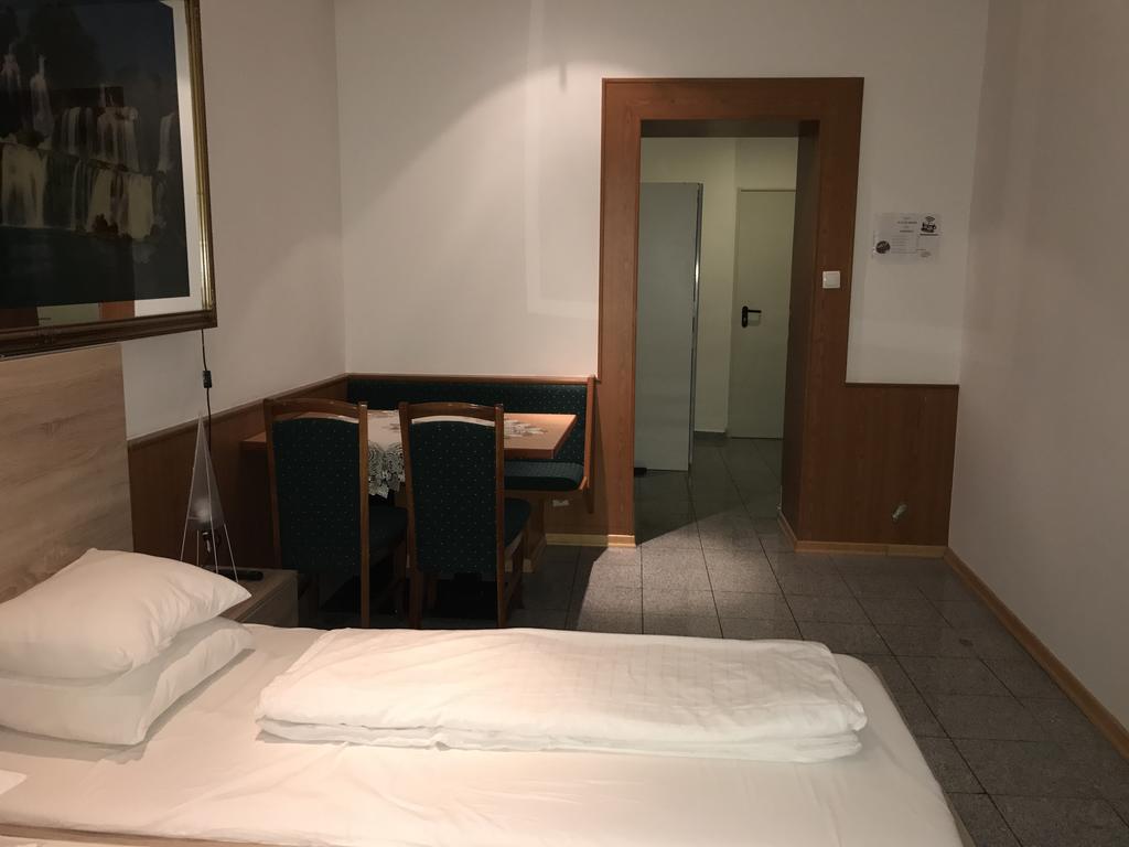 ウィーン カフェ 1988 Bed & Breakfast エクステリア 写真
